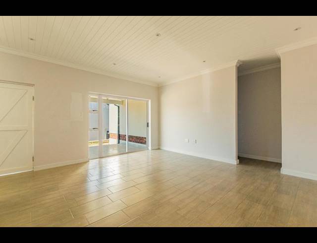 3 BEDROOM TOWNHOUSE FOR SALE IN GREENDALE